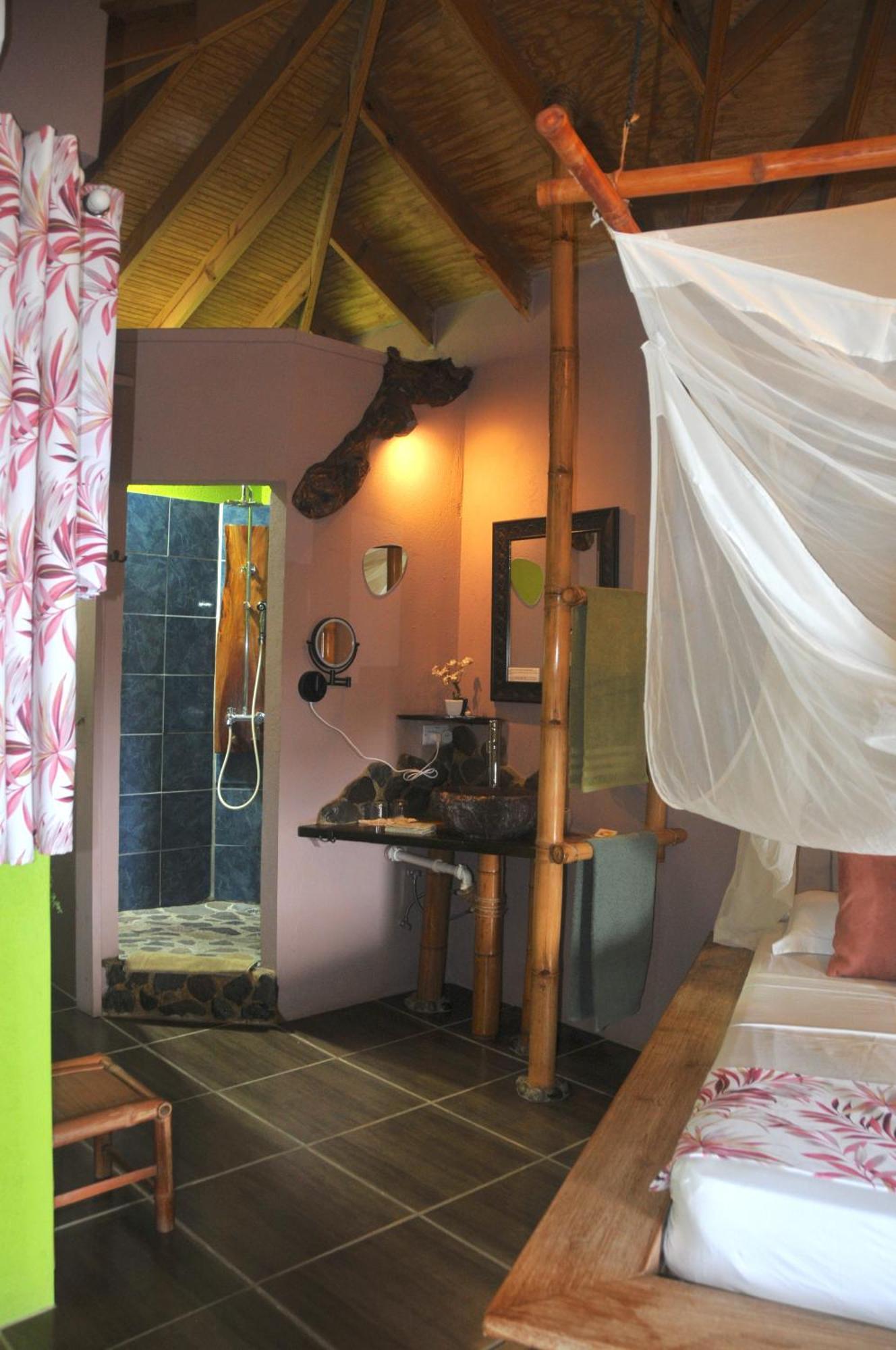 Mango Island Lodges Saint Joseph Exterior foto
