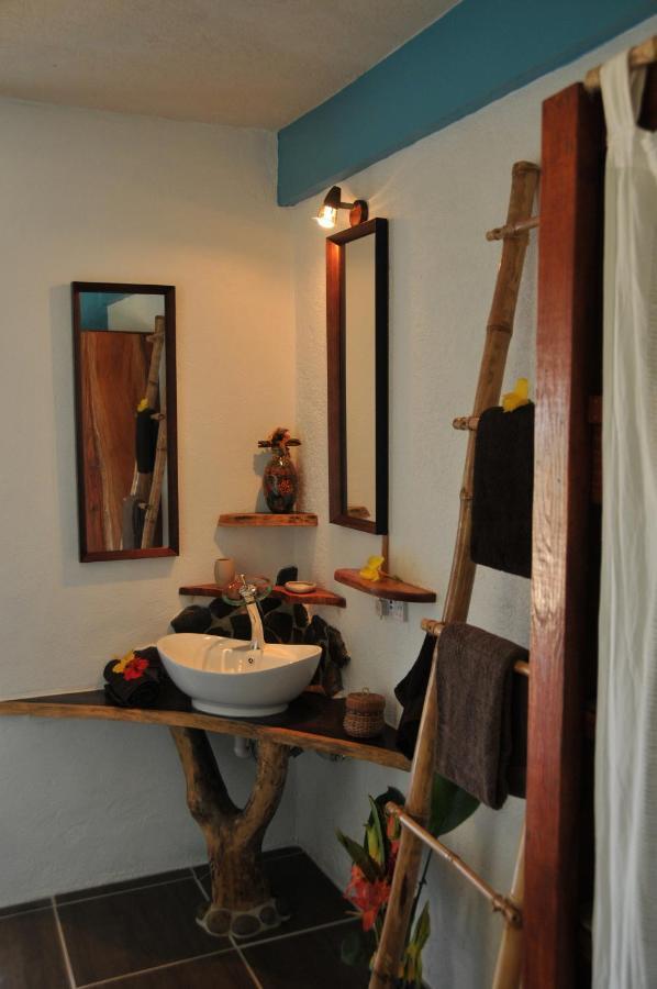 Mango Island Lodges Saint Joseph Exterior foto
